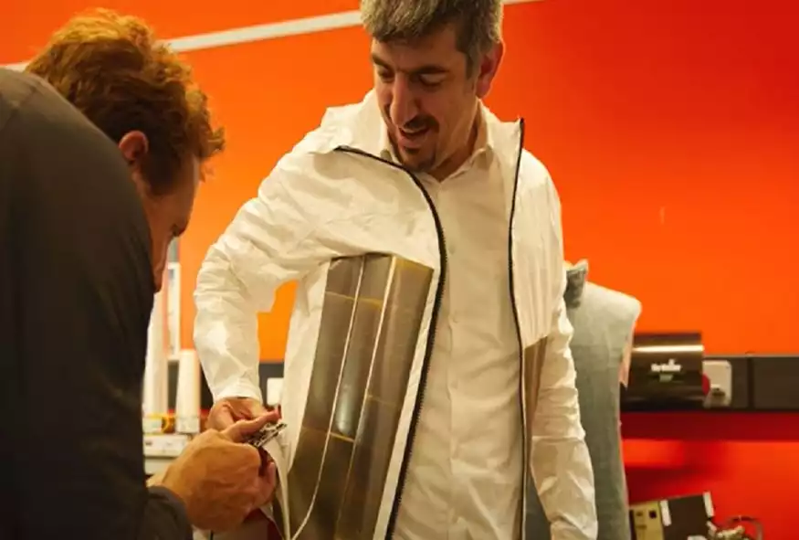 Μπουφάν -αόρατος μανδύας/ Youtube